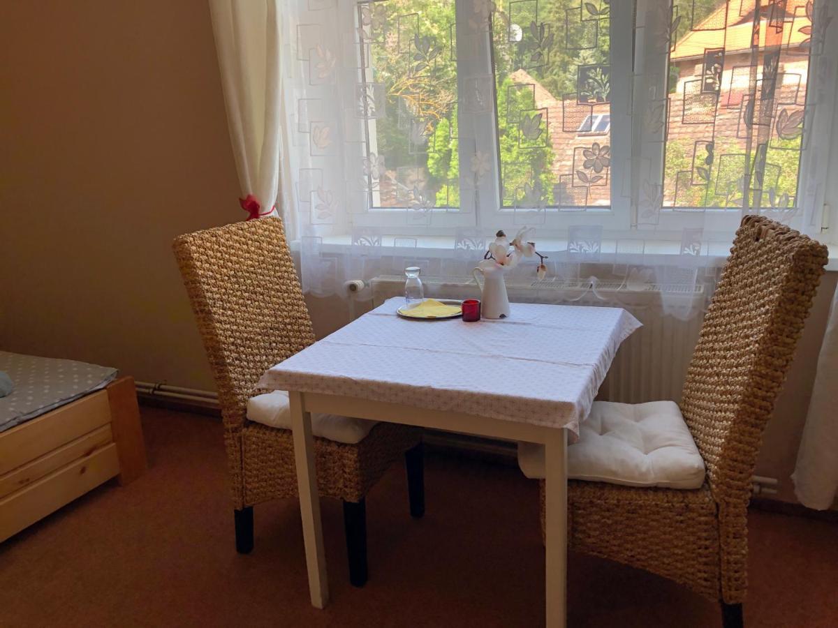 Hotel Obecna Skola Svaty Jan pod Skalou Bagian luar foto